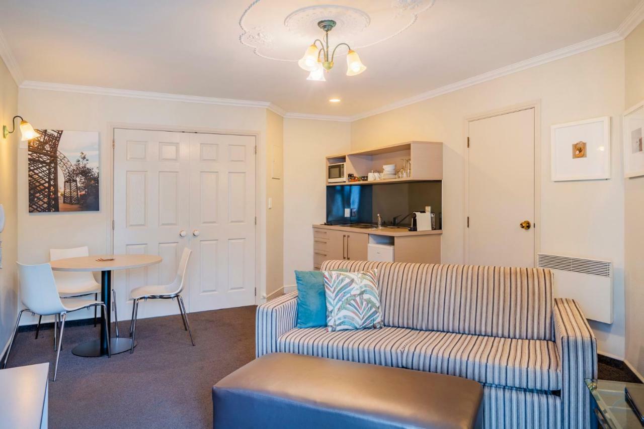 Silver Fern Rotorua Suites & Spa Luaran gambar A typical studio apartment