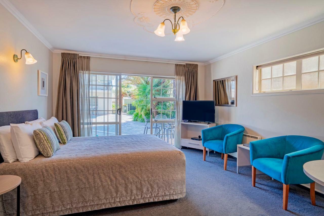 Silver Fern Rotorua Suites & Spa Luaran gambar A typical motel room